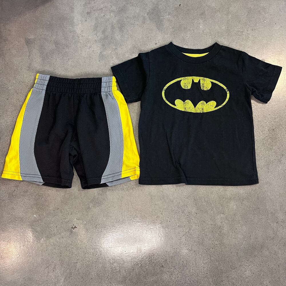 Batman black yellow tshirt Circo shorts toddler boys 2T outfit bundle set